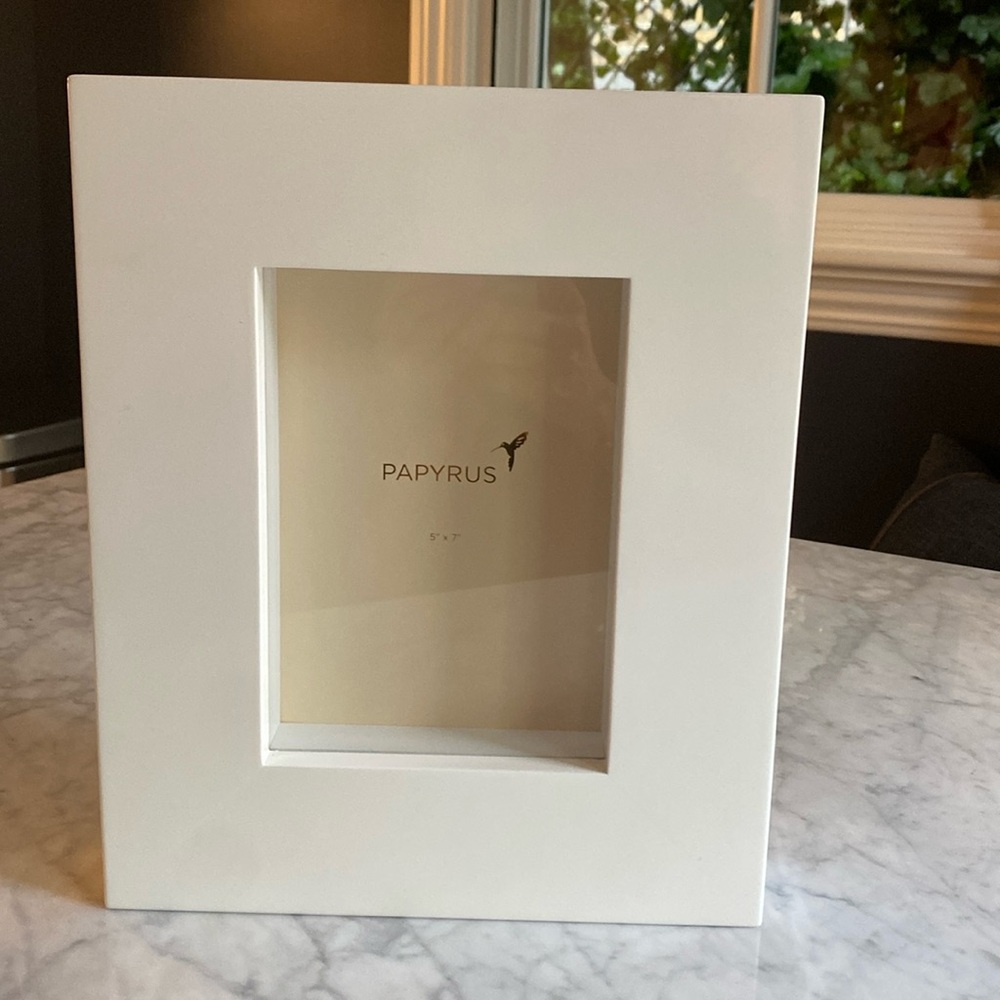 White Papyrus Picture Frame 5” x 7”
